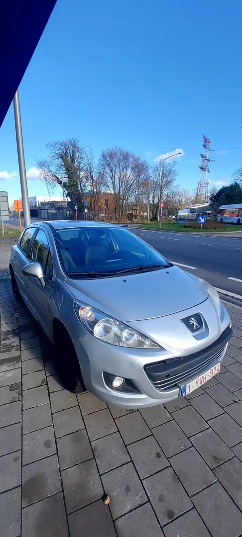 Peugeot 207 1.6 HDi Zen 98g FAP - 1
