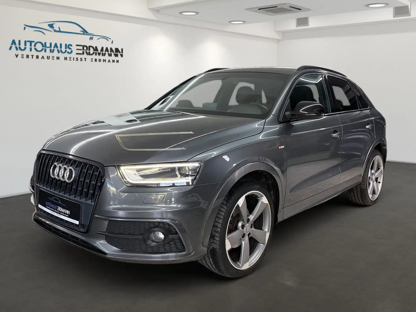 Audi Q3 2.0 TFSI quattro*S-Line*20"*Standheiz.FB Grau - 1