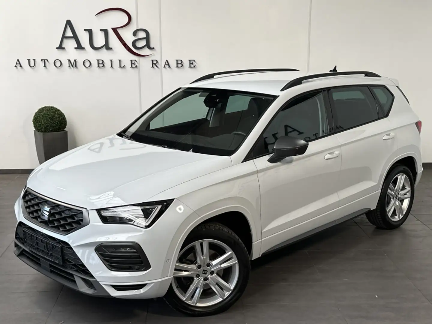 SEAT Ateca 2.0 TDI 4Drive DSG FR NAV+LED+AHK+ACC+360° Weiß - 1