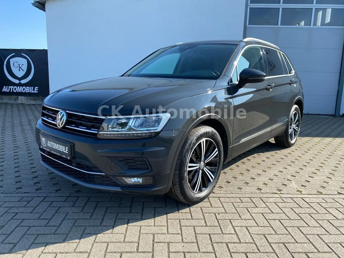 Volkswagen Tiguan Highline 2.0TDI DSG BMT/Navi/LED/ACC/PDC Gris - 1