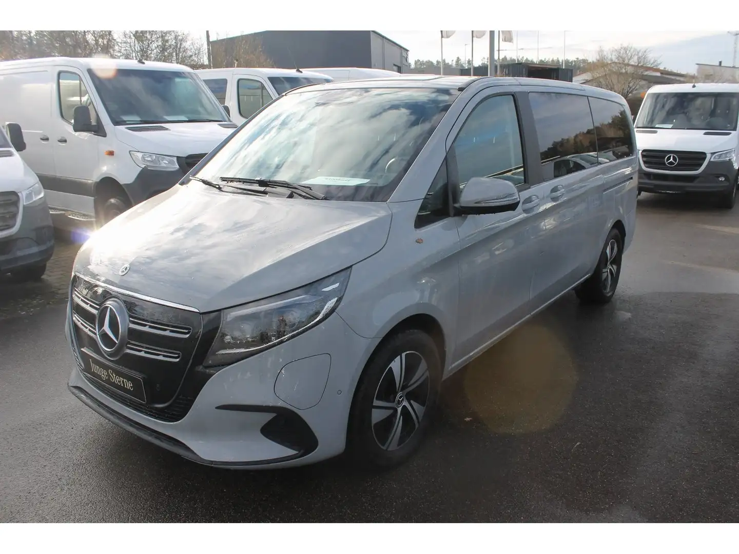 Mercedes-Benz EQV 300 Lang+Distronic+MBUX+Kamera+Navi+ Grau - 2