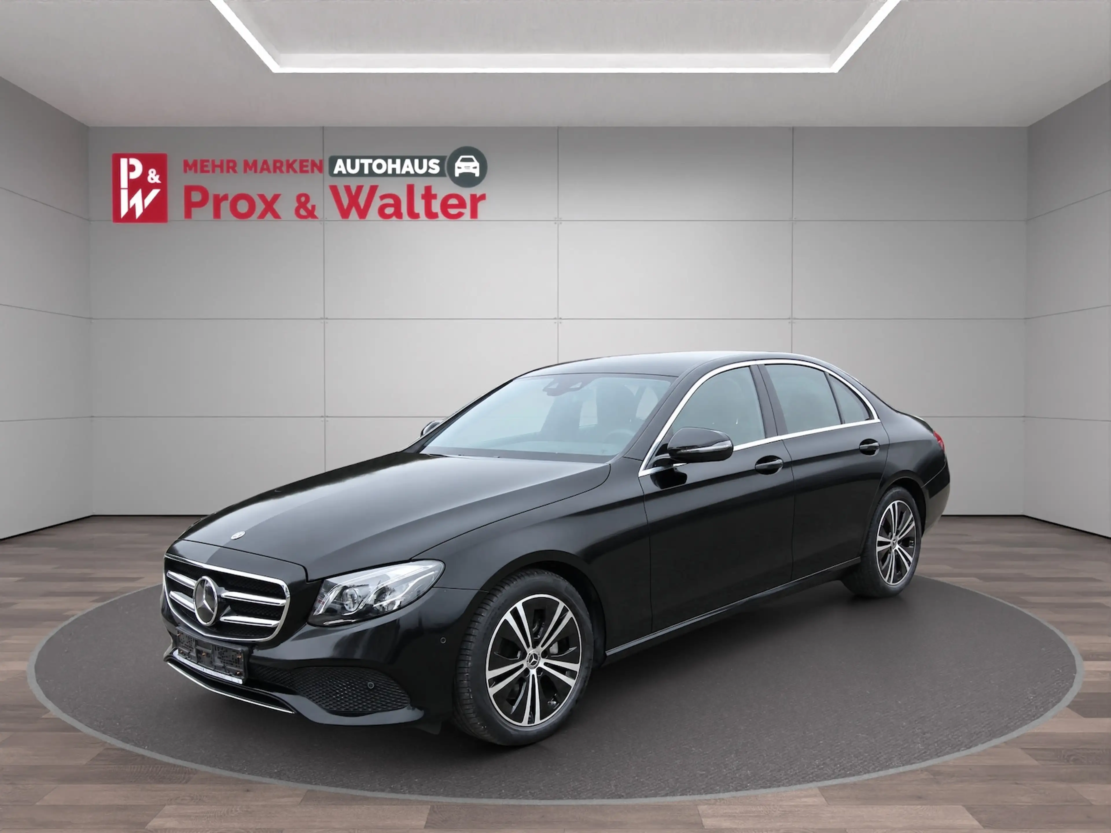 Mercedes-Benz E 220 d Avantgarde NAVI+LED+KAMERA+STANDHEIZUNG — photo 2