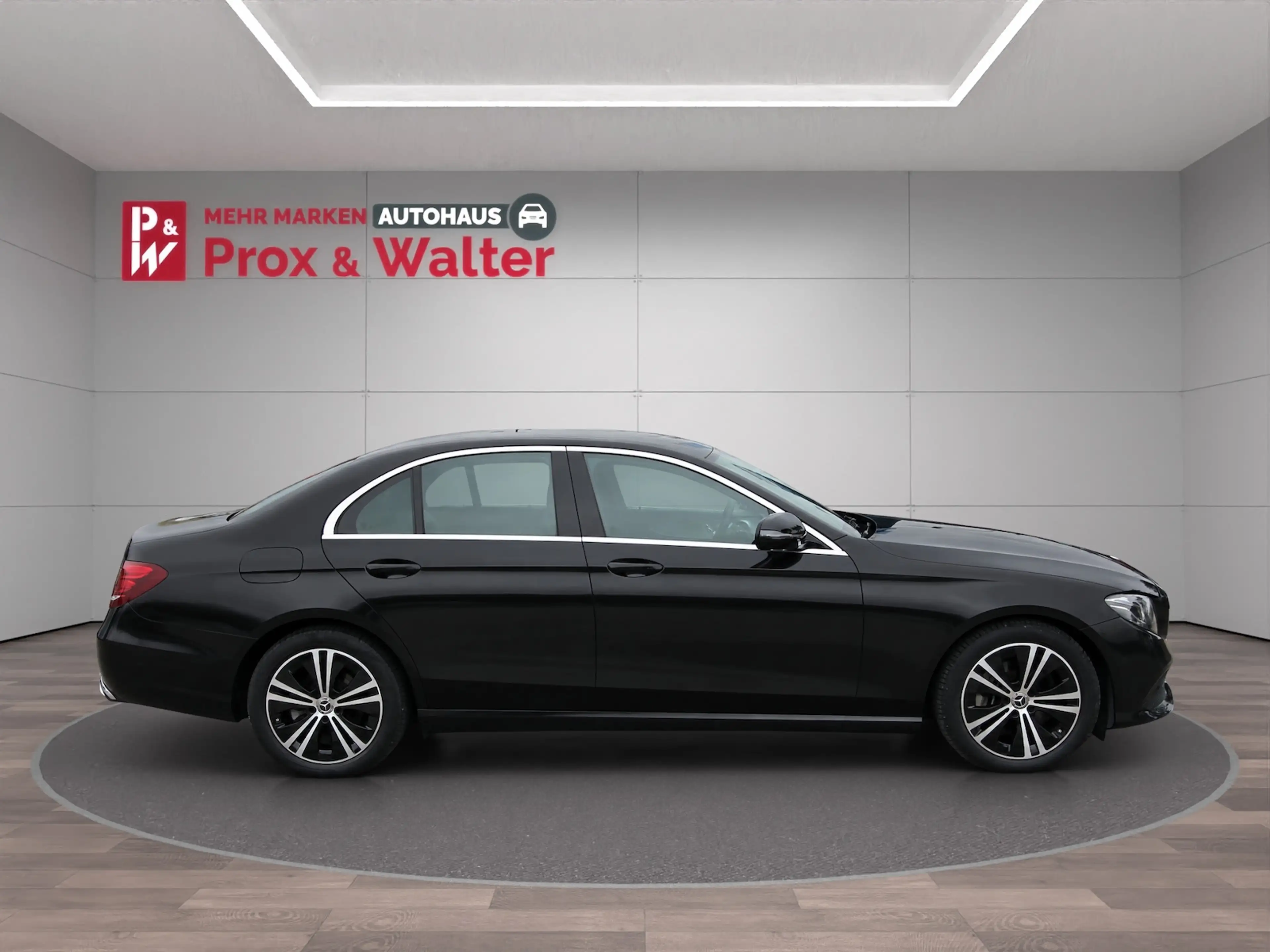 Mercedes-Benz E 220 d Avantgarde NAVI+LED+KAMERA+STANDHEIZUNG — photo 7