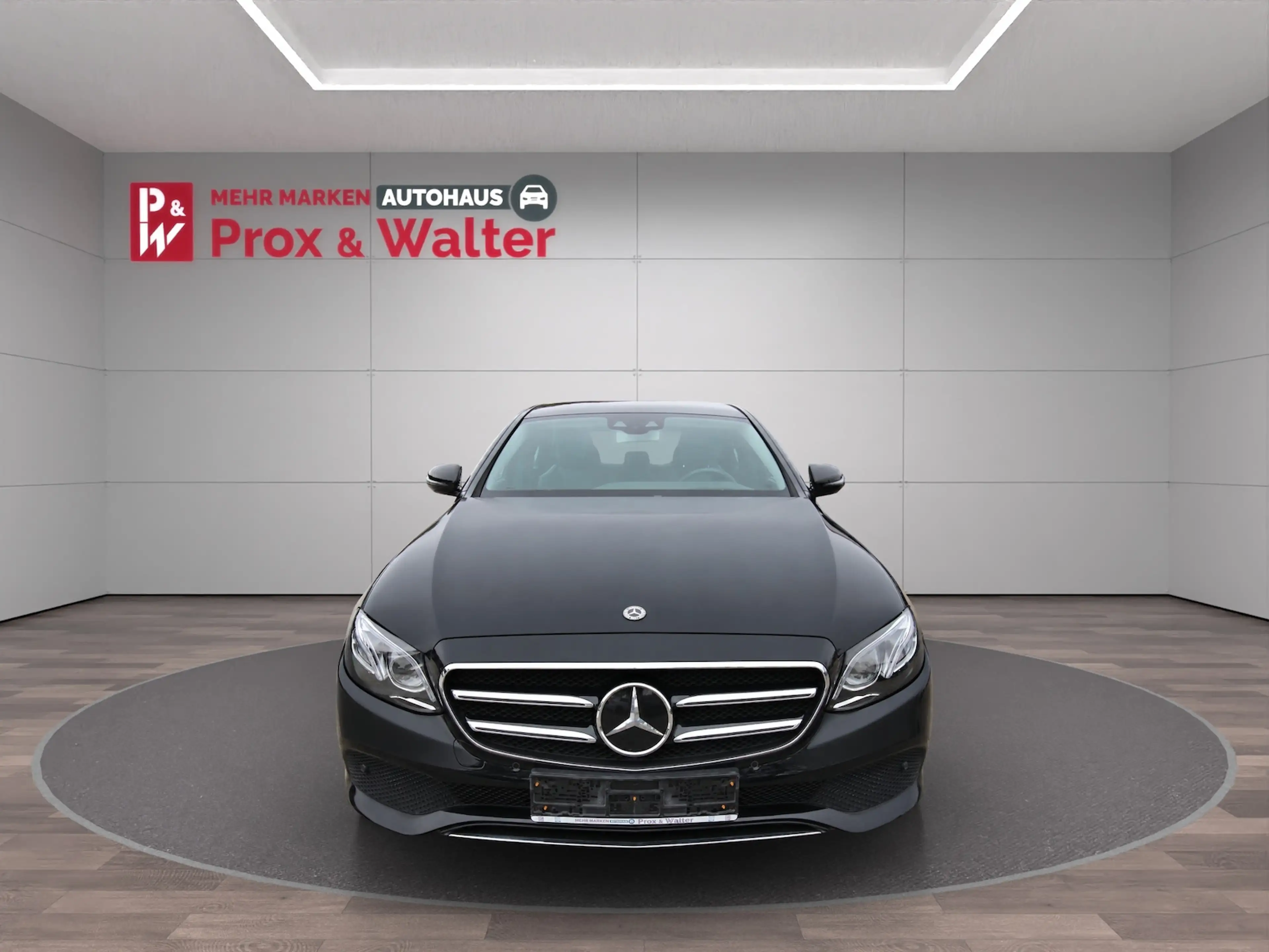 Mercedes-Benz E 220 d Avantgarde NAVI+LED+KAMERA+STANDHEIZUNG
