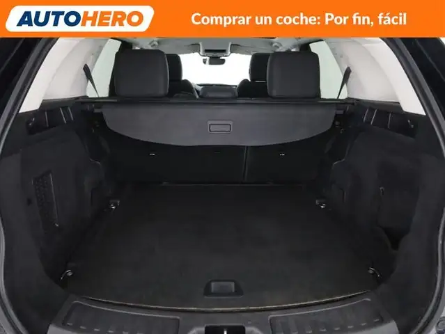 Land Rover Discovery Sport view 18