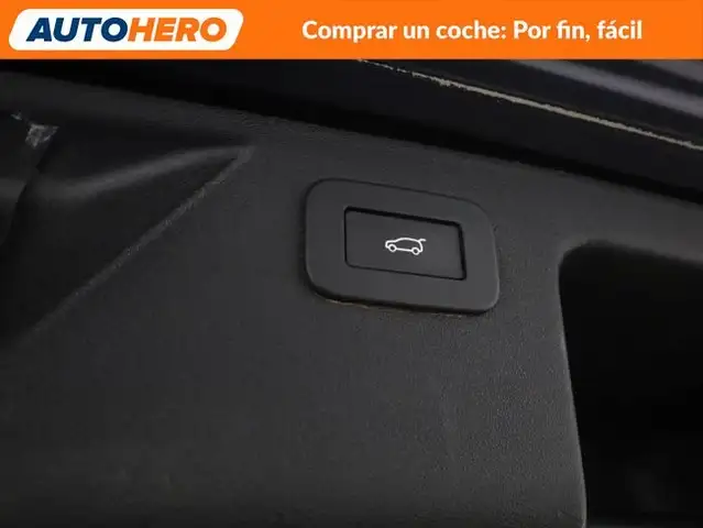 Land Rover Discovery Sport view 20