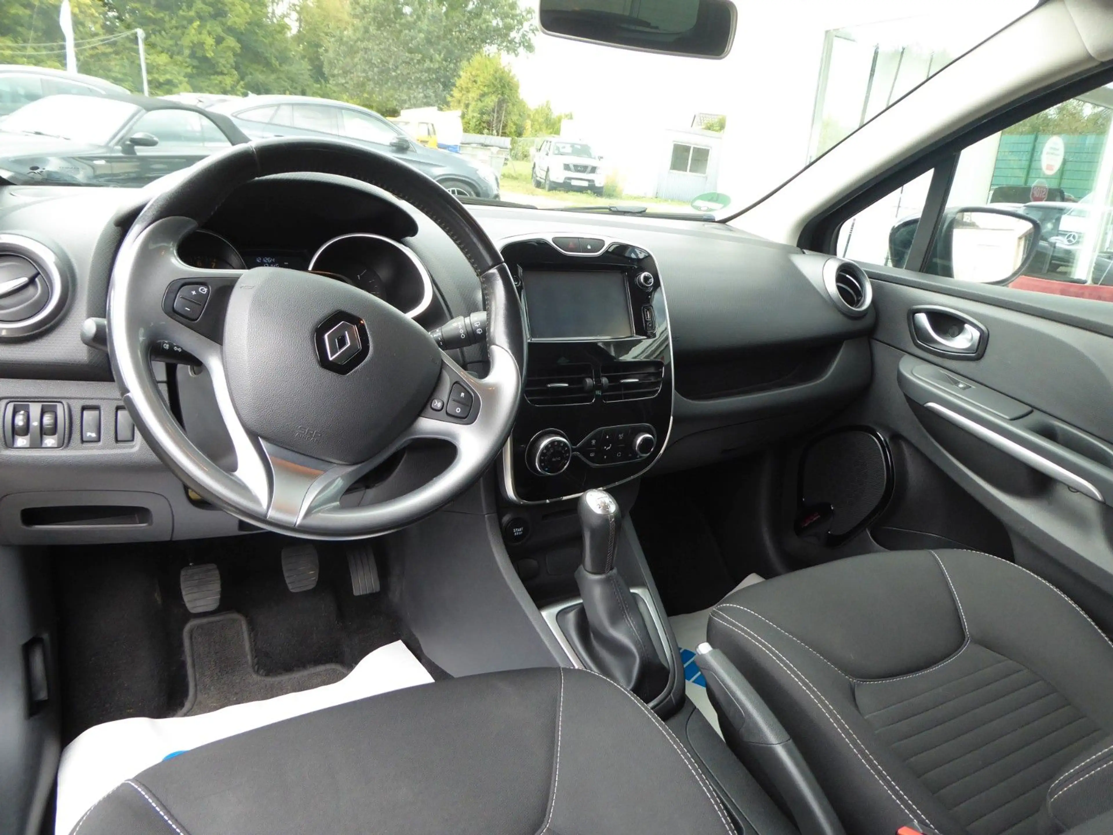 Renault Clio IV Grandtour Limited — photo 12