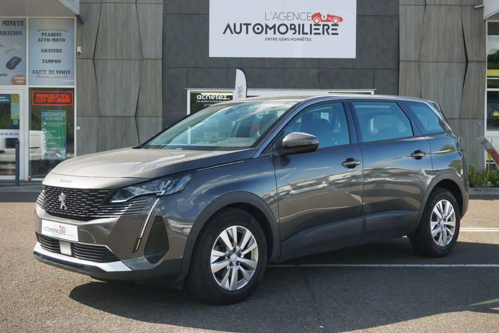 Peugeot 5008 1.5 BlueHDI 130 ch Active Pack Gris - 1