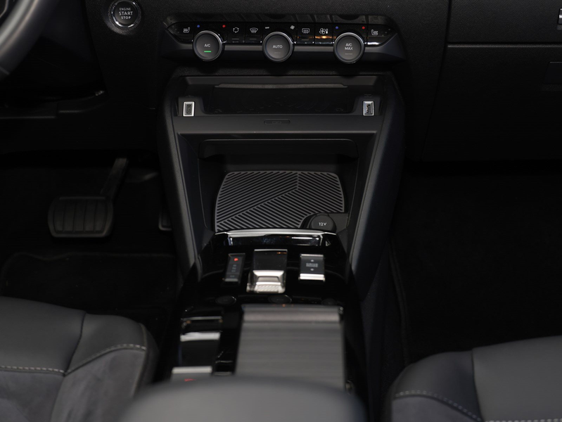 Citroen C4 — photo 12