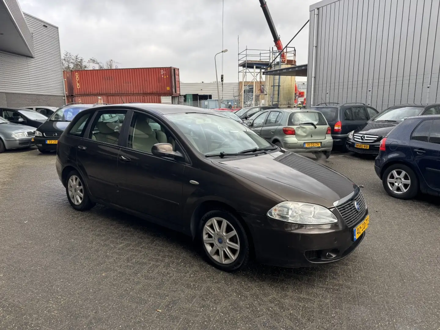 Fiat Croma 2.2-16V Dynamic Marrone - 2