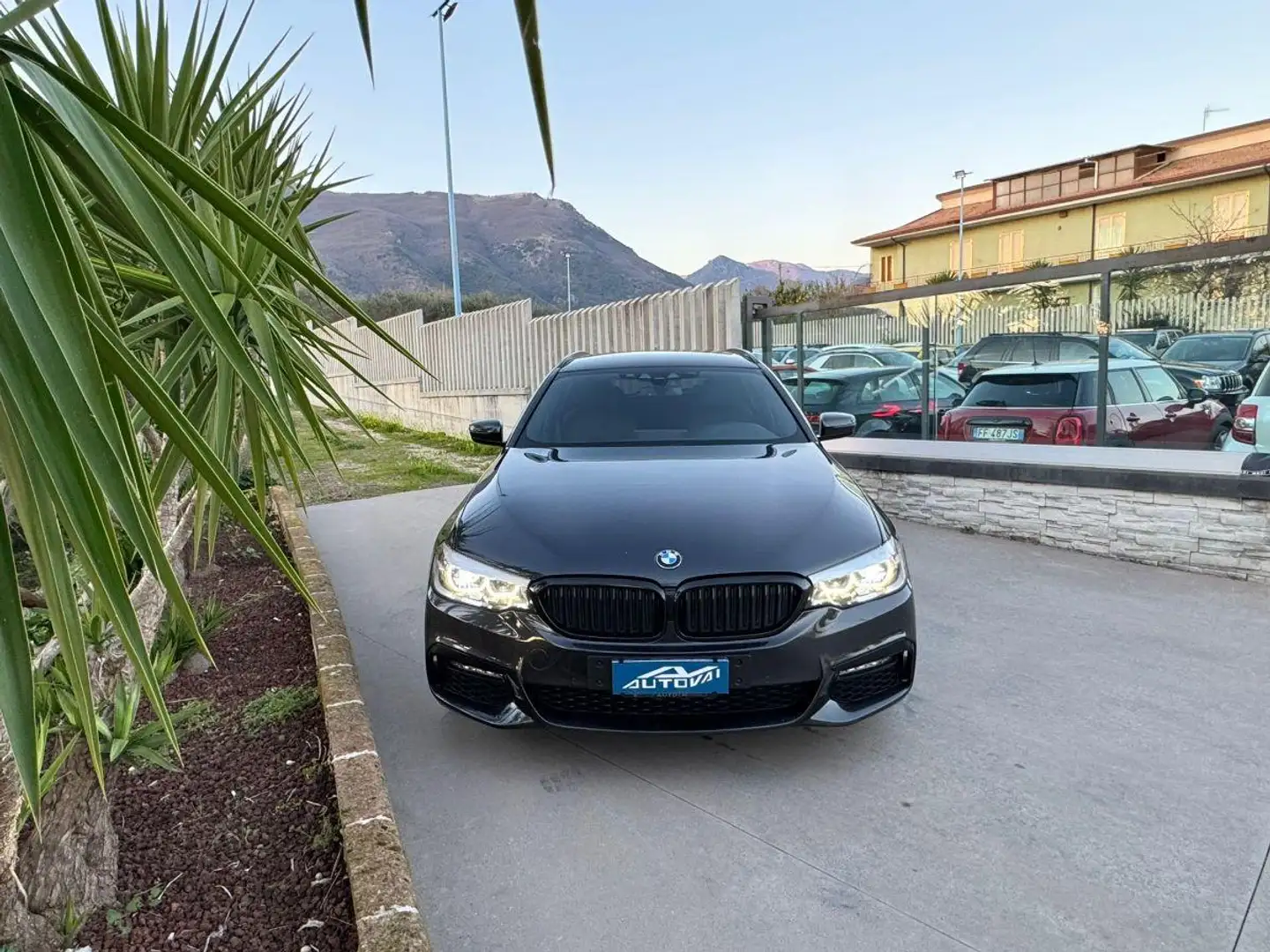 BMW 520 d aut. Touring Msport Bianco - 2