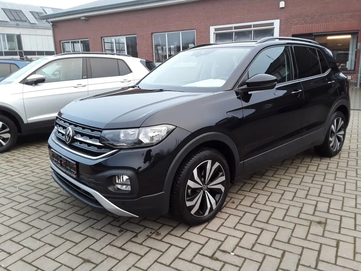 Volkswagen T-Cross 1.0 TSI OPF  110PS Automatic 7 Gang DSG Schwarz - 2