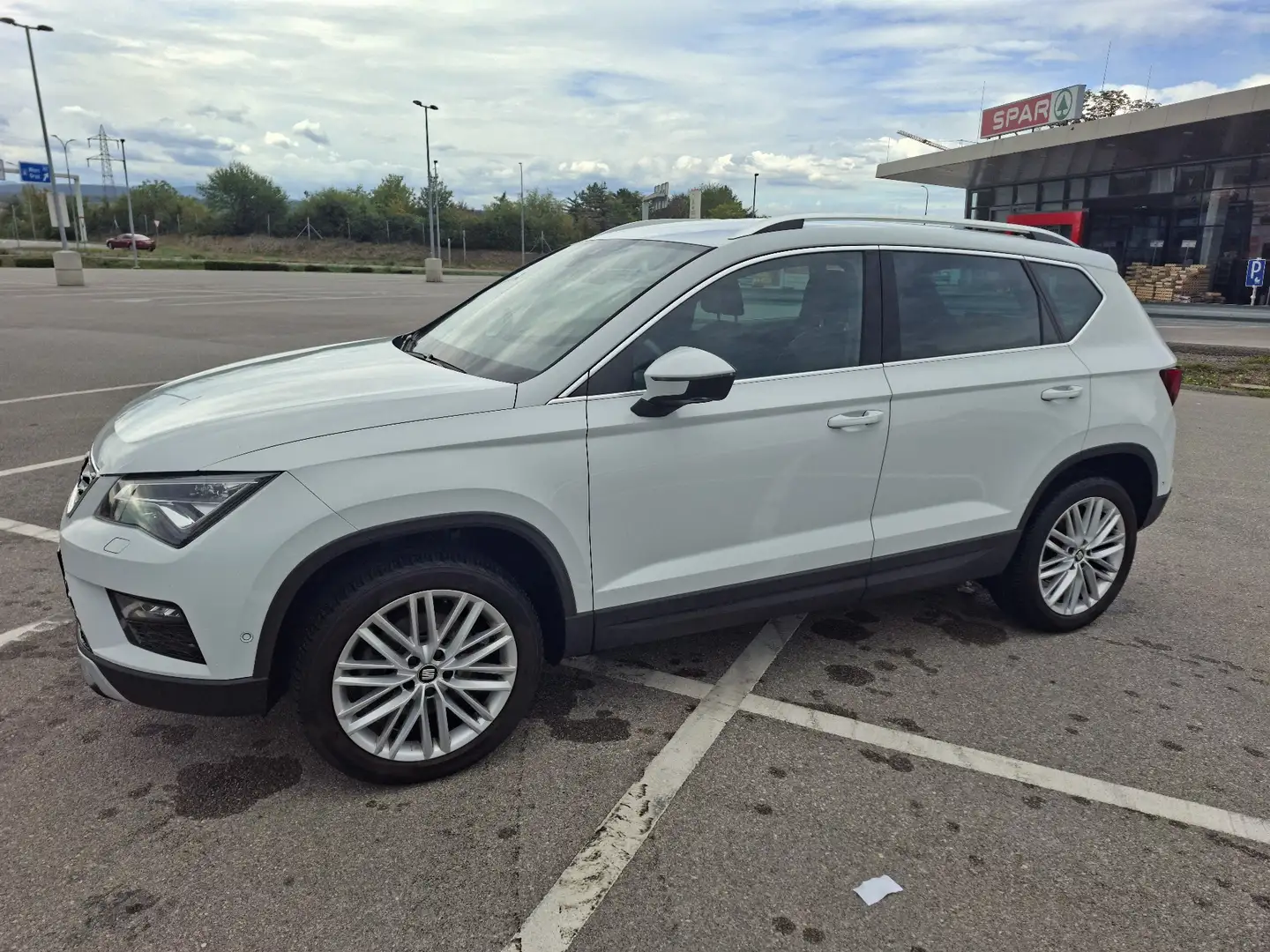 SEAT Ateca 1,4 Xcellence ACT TSI DSG Weiß - 1