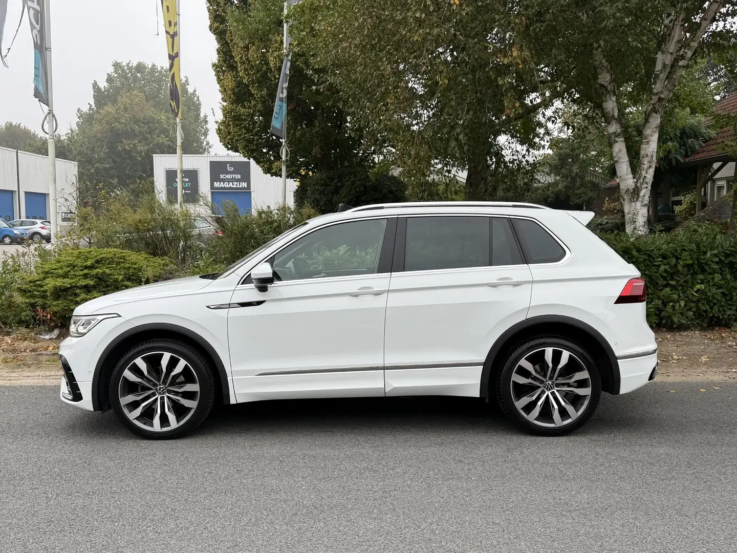 Volkswagen Tiguan 1.5 TSI 150PK DSG 3xR-Line•Pano•Trekhaak Weiß - 2