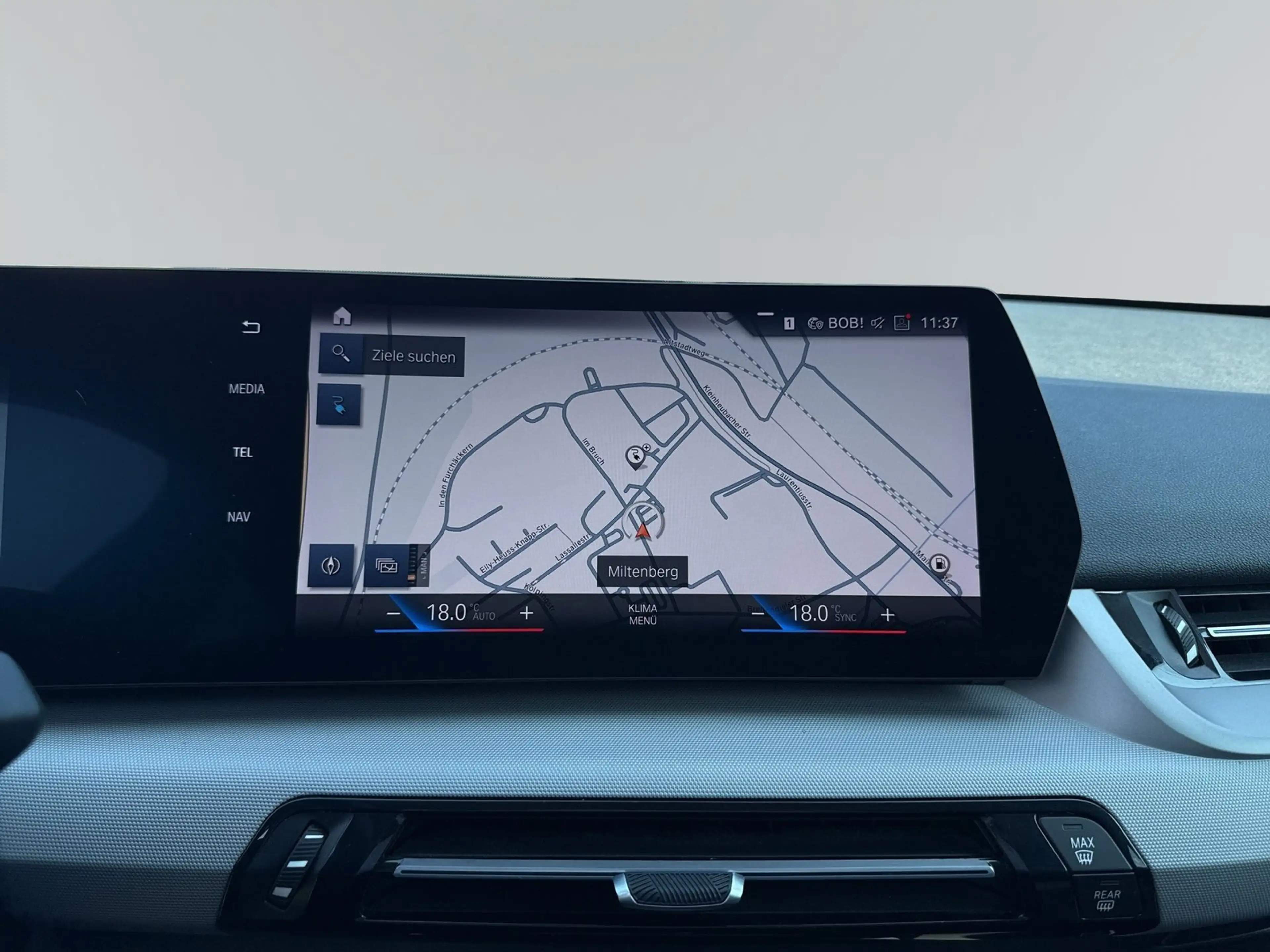 BMW iX1 xDrive30 *NAVI.RFK.AKTIVSITZ.LED-SW* — photo 13