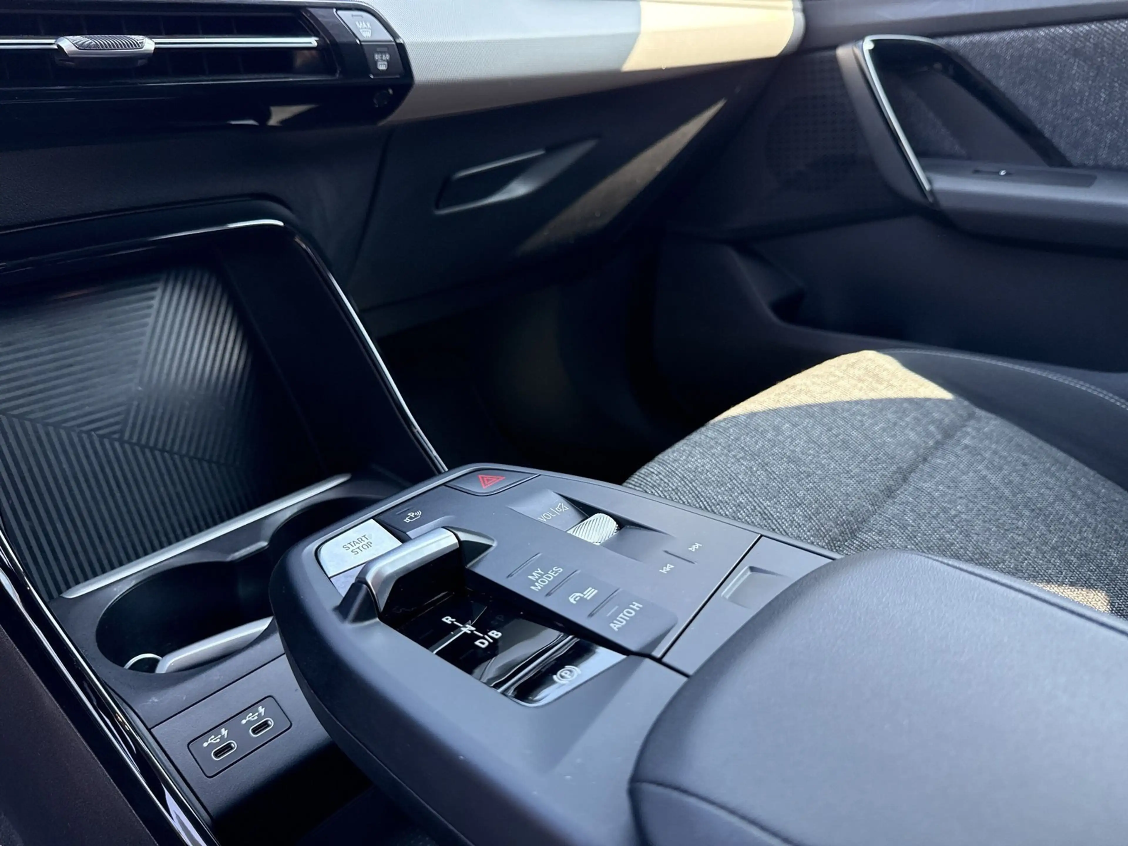 BMW iX1 xDrive30 *NAVI.RFK.AKTIVSITZ.LED-SW* — photo 14