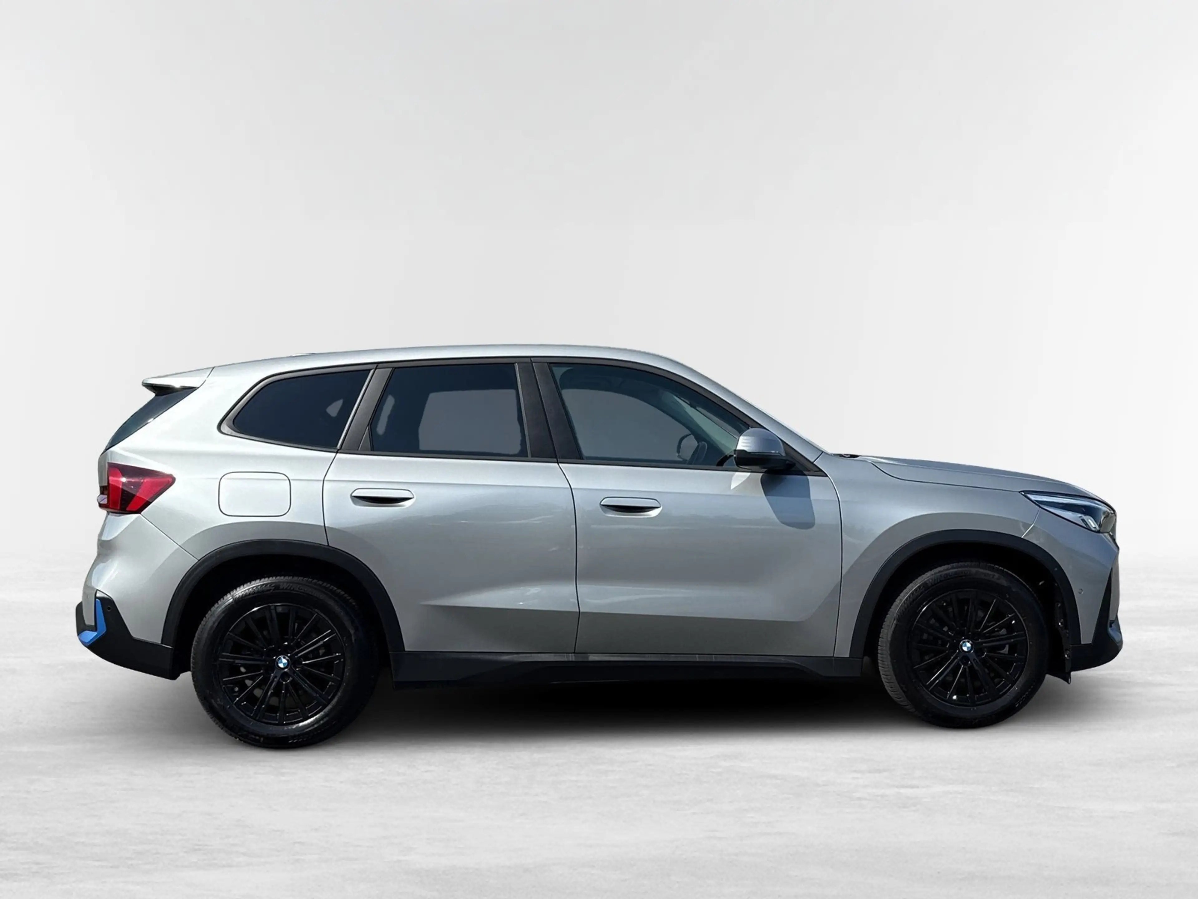 BMW iX1 xDrive30 *NAVI.RFK.AKTIVSITZ.LED-SW* — photo 6