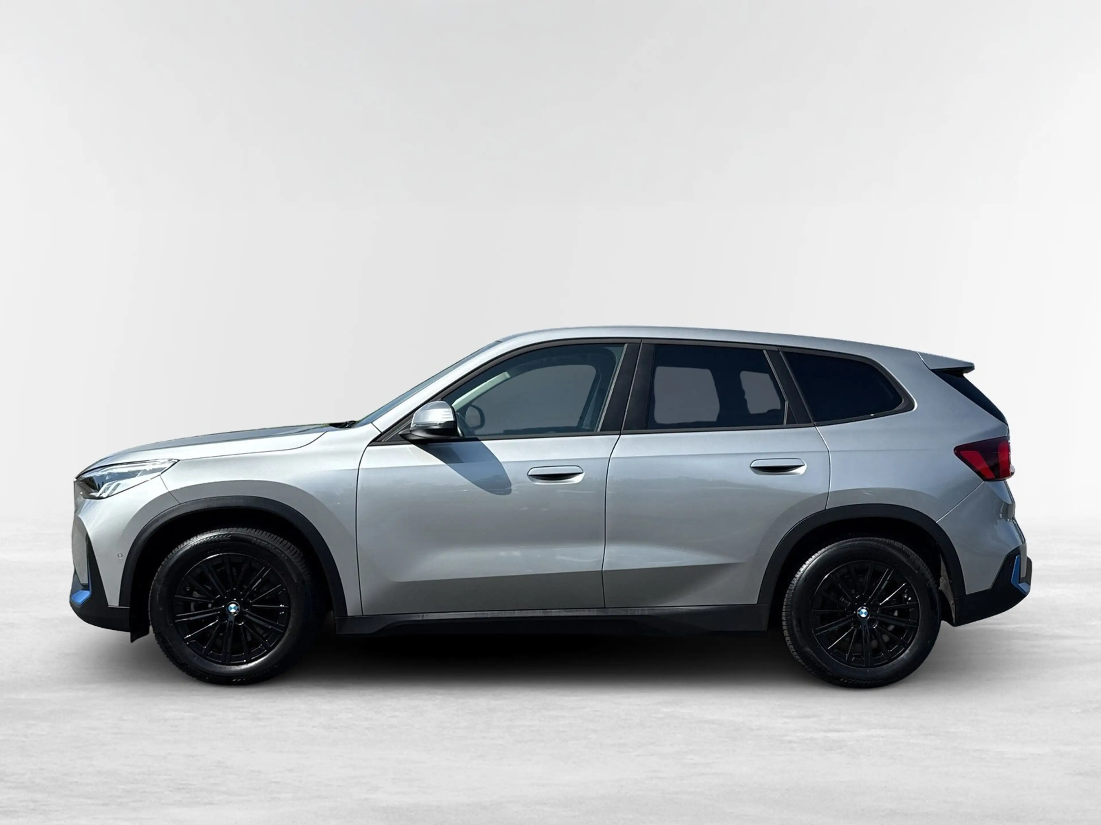 BMW iX1 xDrive30 *NAVI.RFK.AKTIVSITZ.LED-SW* — photo 3