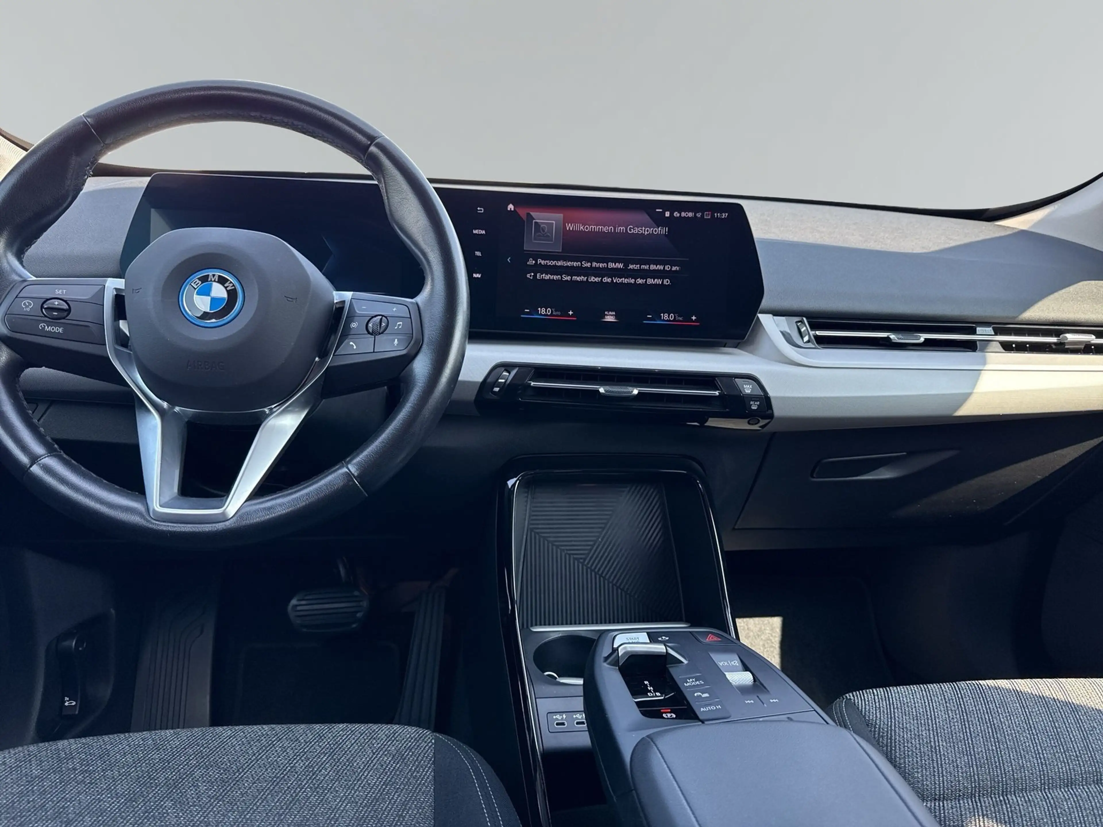 BMW iX1 xDrive30 *NAVI.RFK.AKTIVSITZ.LED-SW* — photo 11