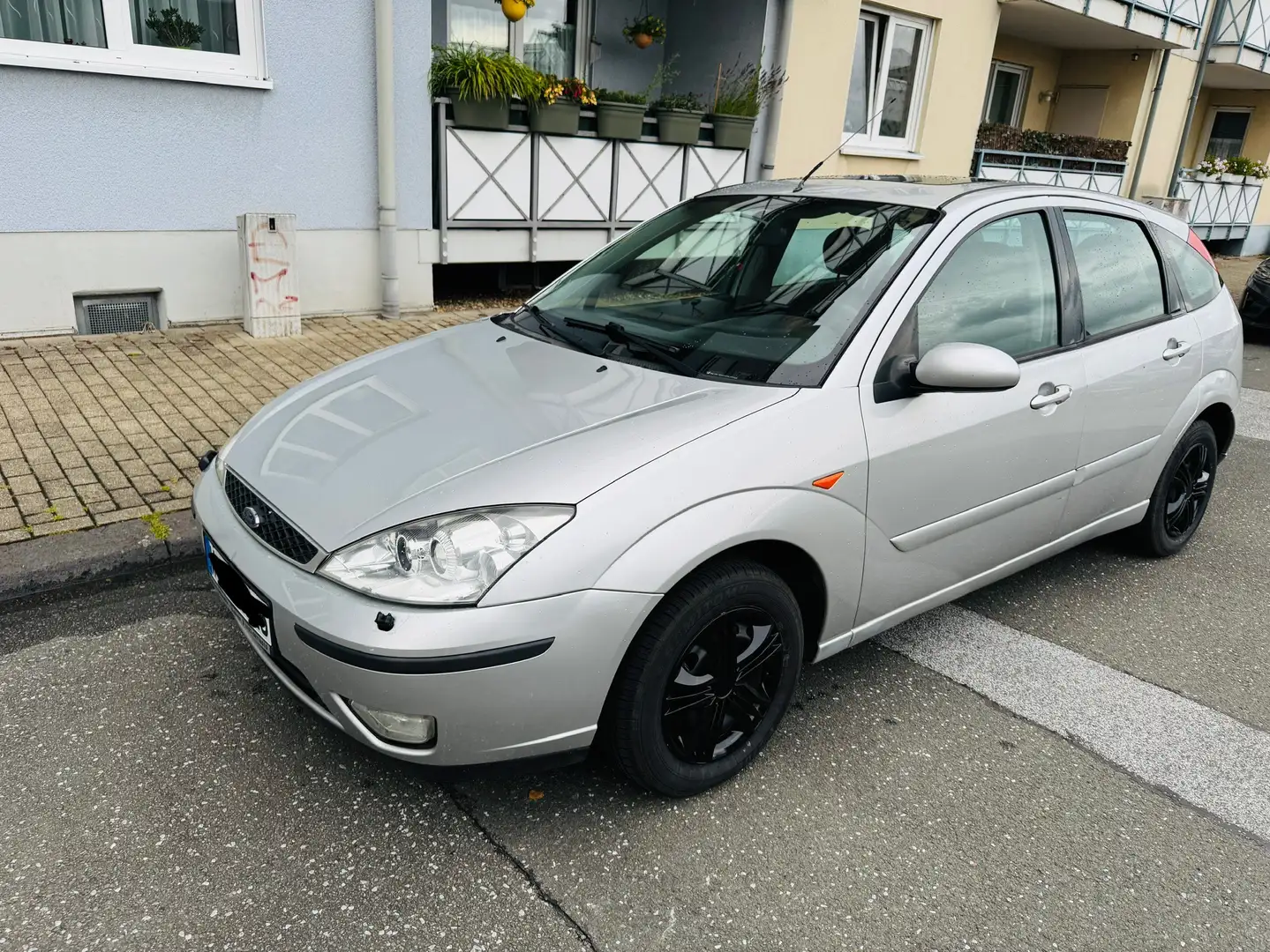 Ford Focus Ghia Exclusiv TÜV Neu, Carplay, SZH, klima - 2