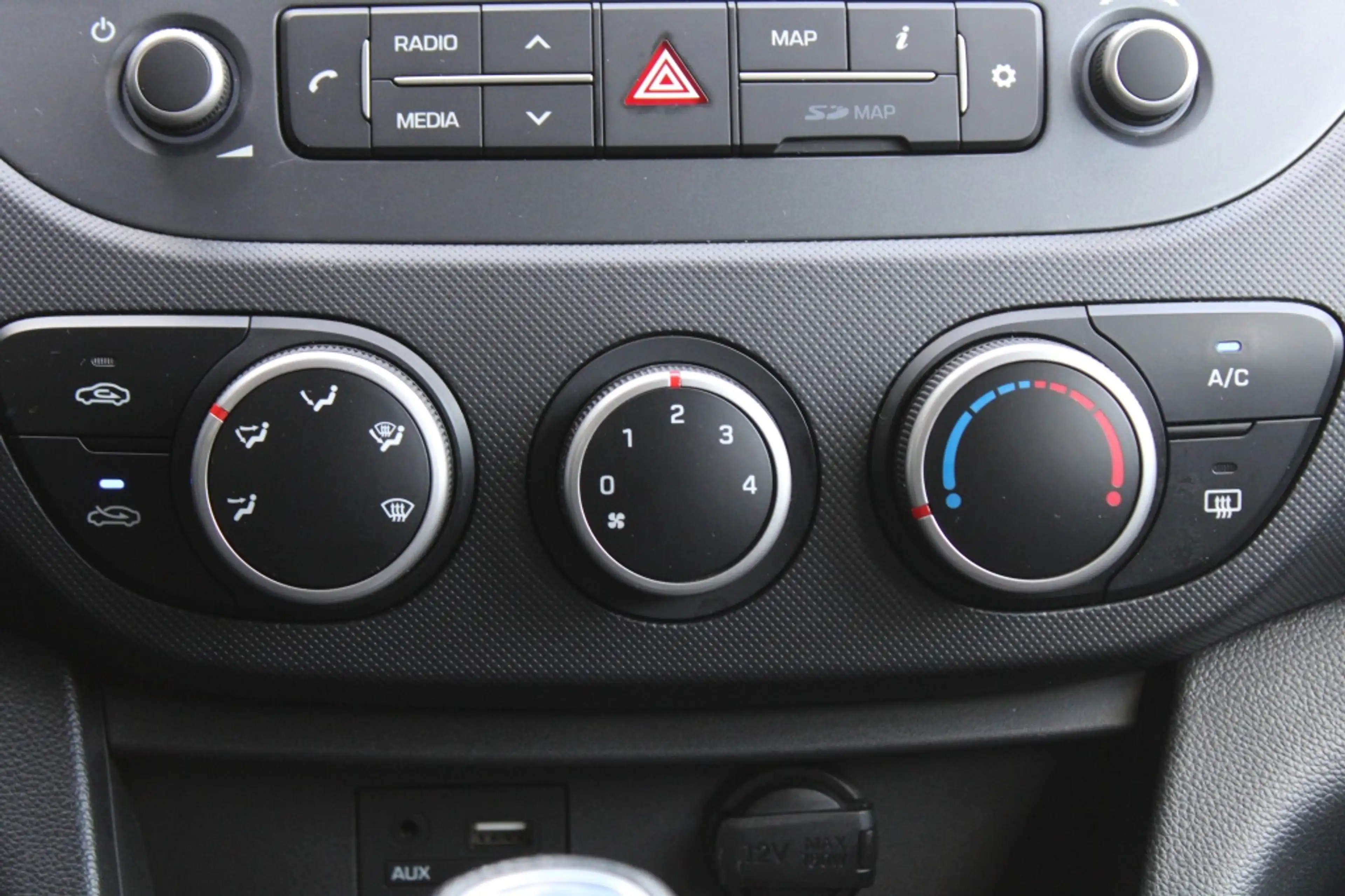 Hyundai i10 1.0i Comfort — photo 16