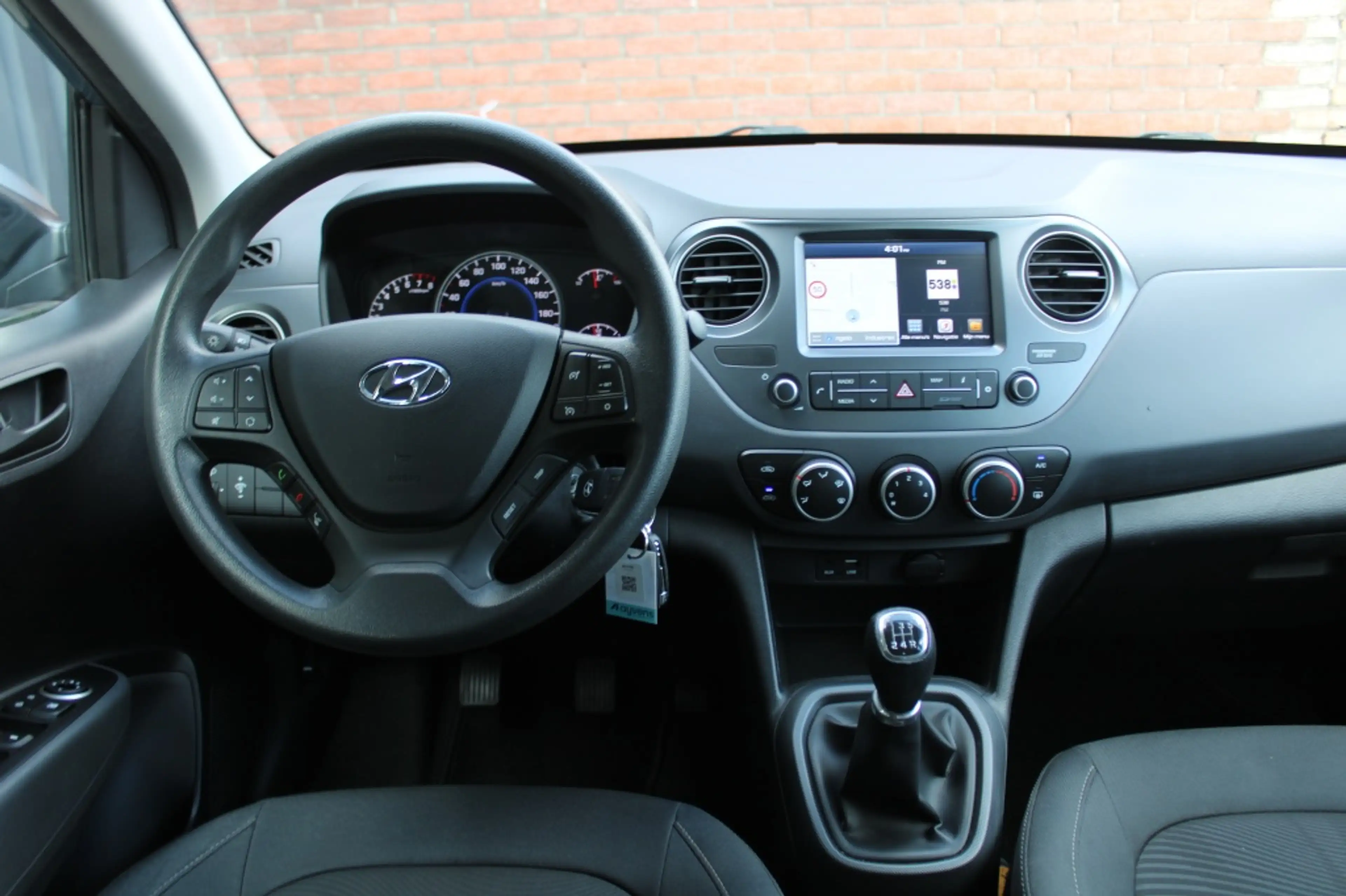 Hyundai i10 1.0i Comfort — photo 12