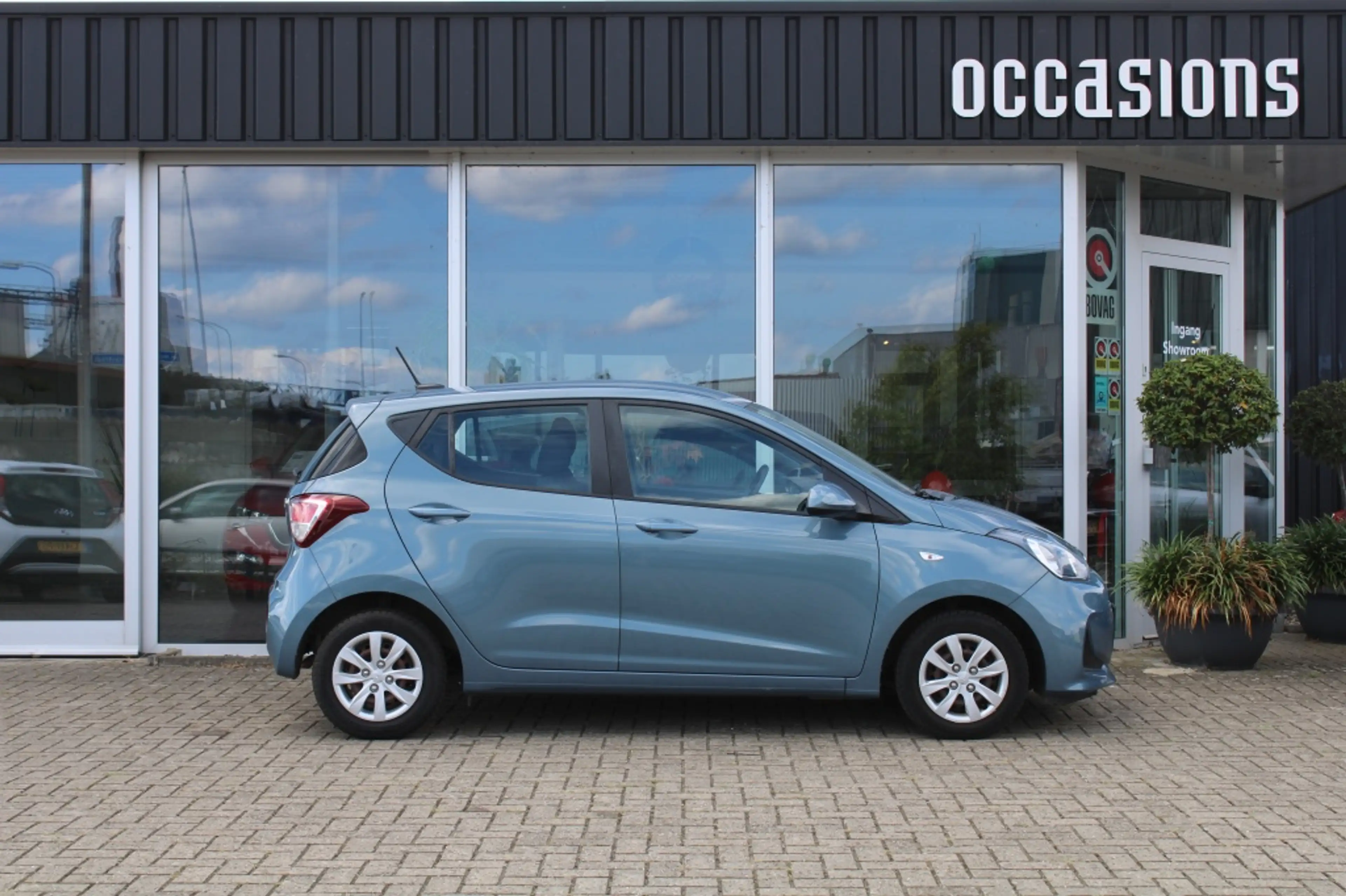 Hyundai i10 1.0i Comfort — photo 2