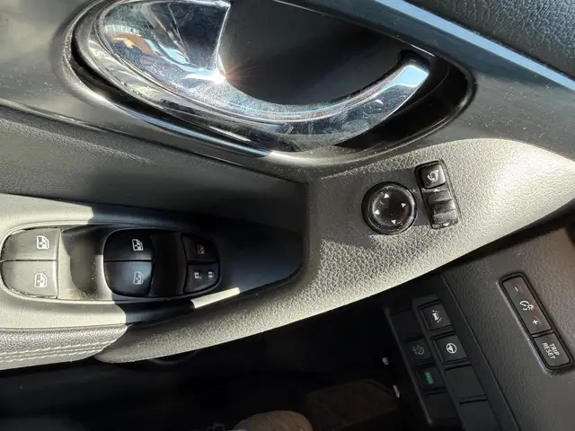 Nissan Qashqai+2 view 27
