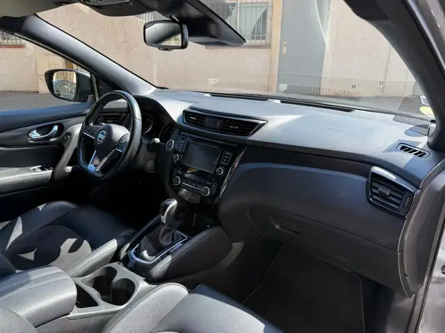 Nissan Qashqai+2 view 11
