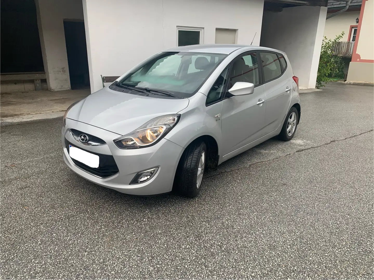 Hyundai iX20 iX20 1,4 CRDi Comfort Comfort Silber - 1