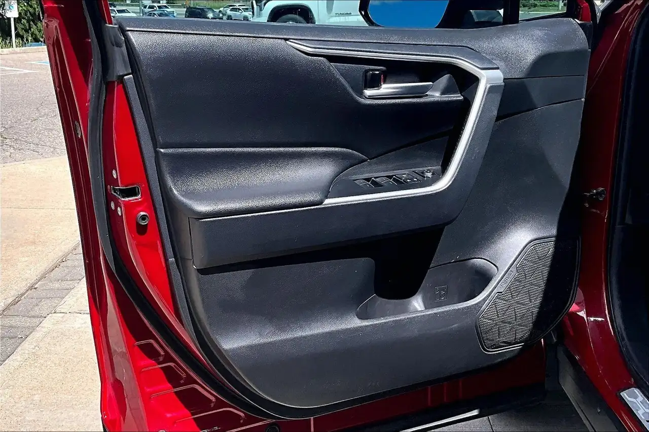 Toyota RAV 4 снимка Toyota RAV 4