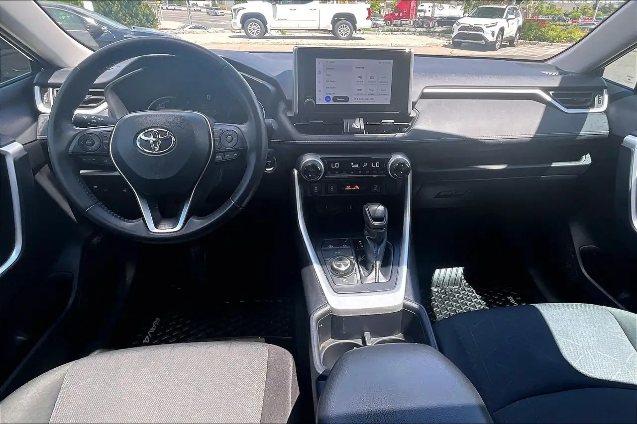 Toyota RAV 4 снимка Toyota RAV 4