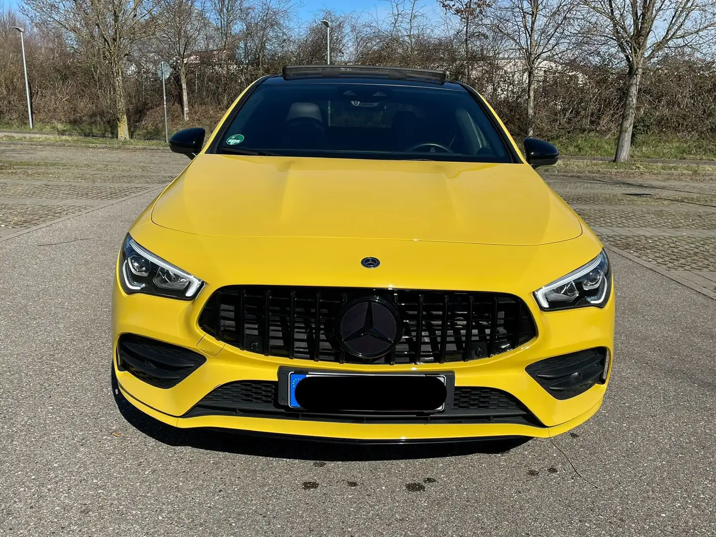 Mercedes-Benz CLA 180 Coupe AMG-Line Night-Paket Leder Pano Ambiente Yellow - 1