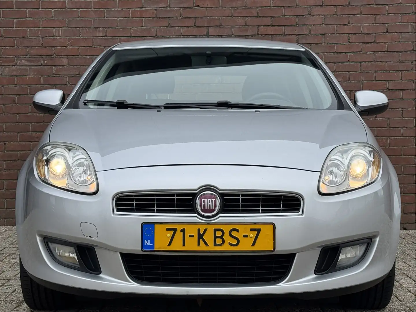 Fiat Bravo 1.4 T-JET DYNAMIC | NL-AUTO! | LEDER! | CRUISE! Gris - 2