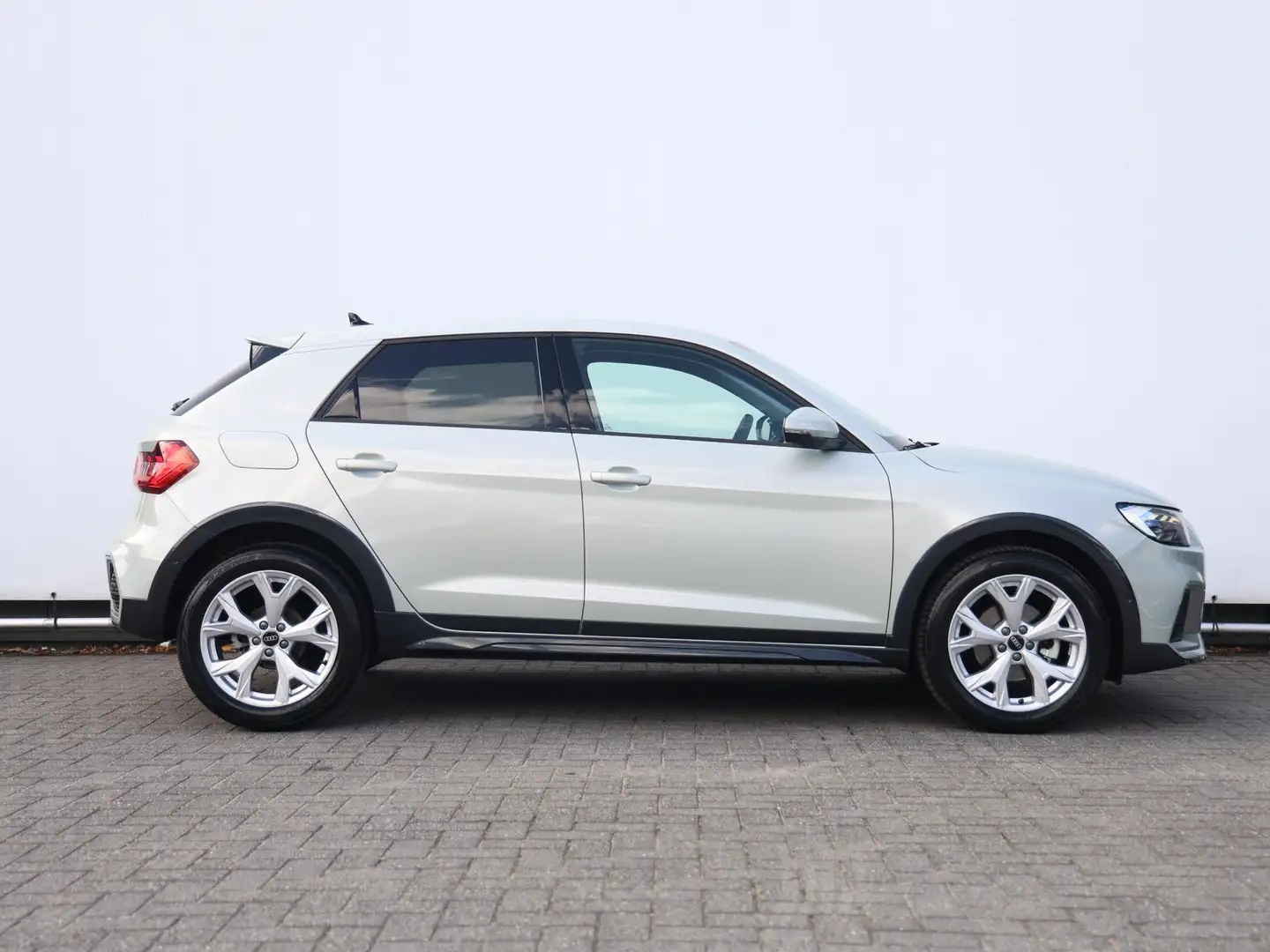 Audi A1 allstreet 30 TFSI Advanced edition | Automaat | Na Zilver - 2