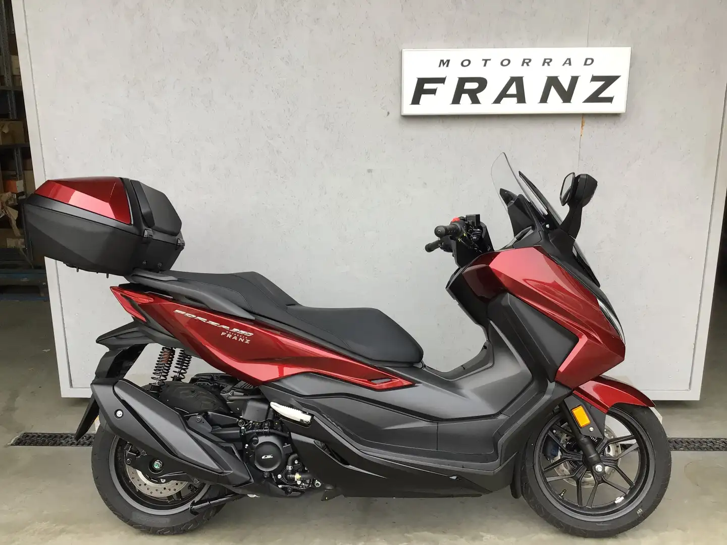 Honda Forza 350 ABS mit Top-Case Rot - 1