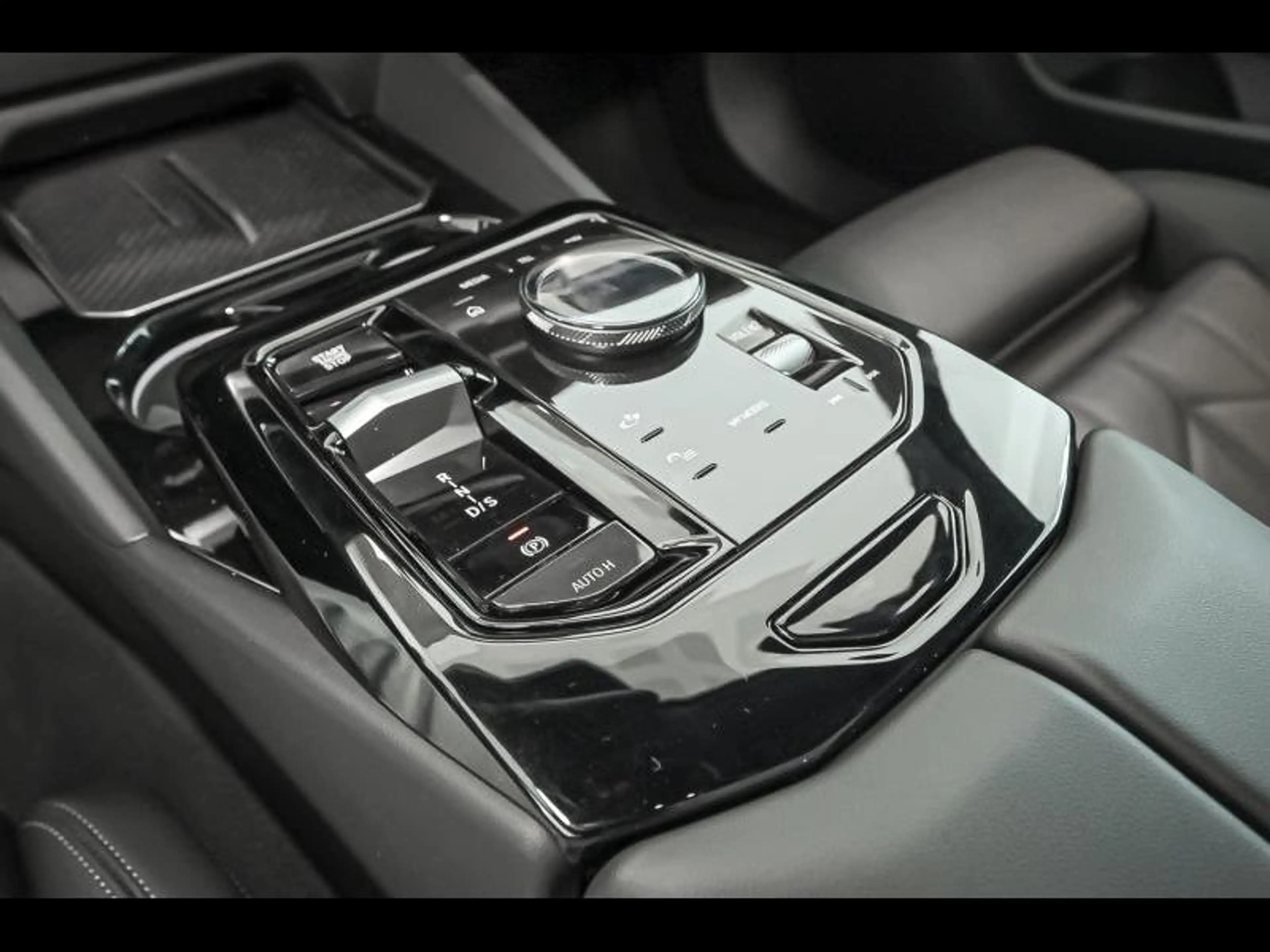 BMW 520 i Touring - M Sport | Pano | 360Cam | Comfort | Me — photo 11