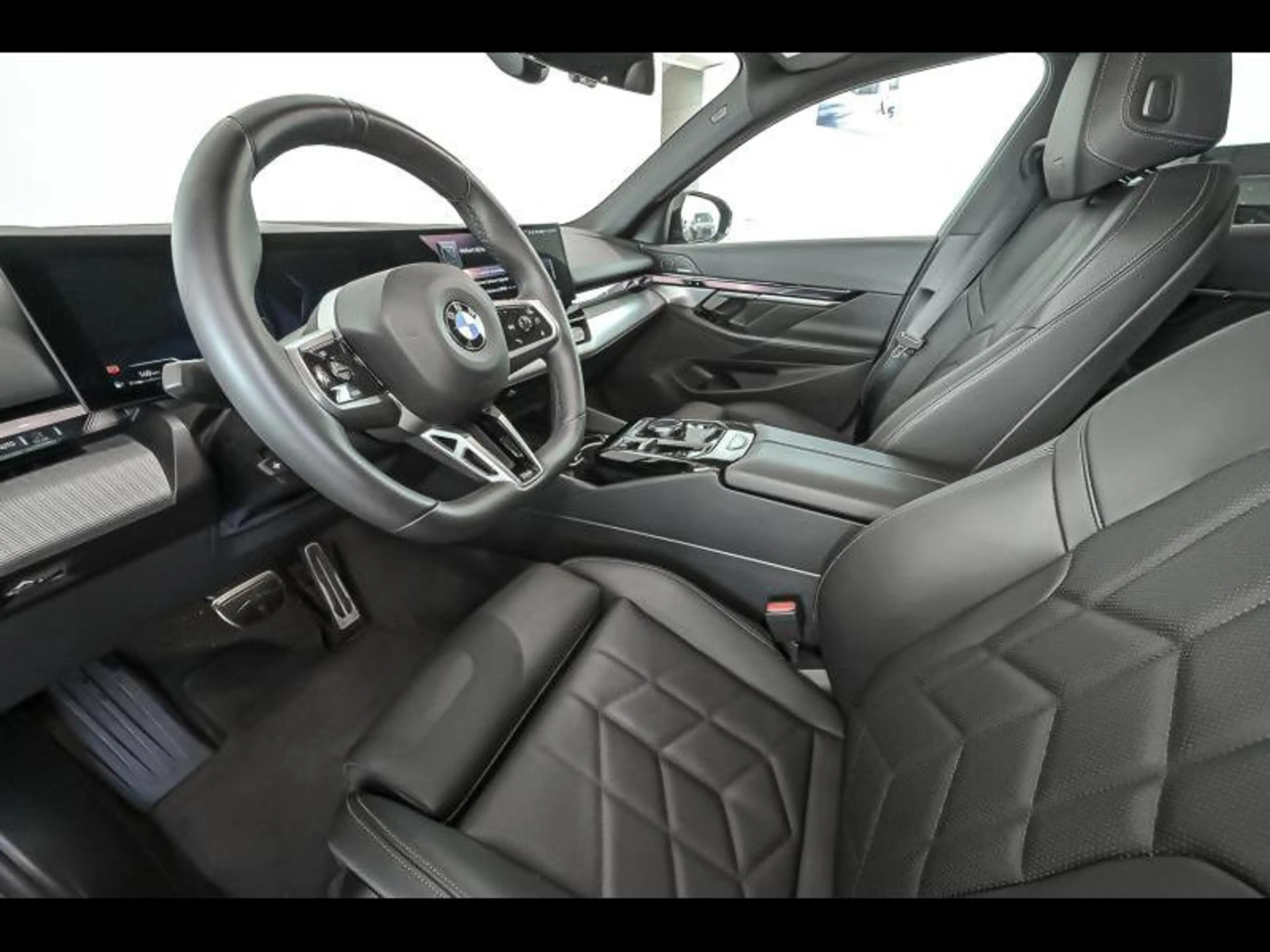 BMW 520 i Touring - M Sport | Pano | 360Cam | Comfort | Me — photo 6