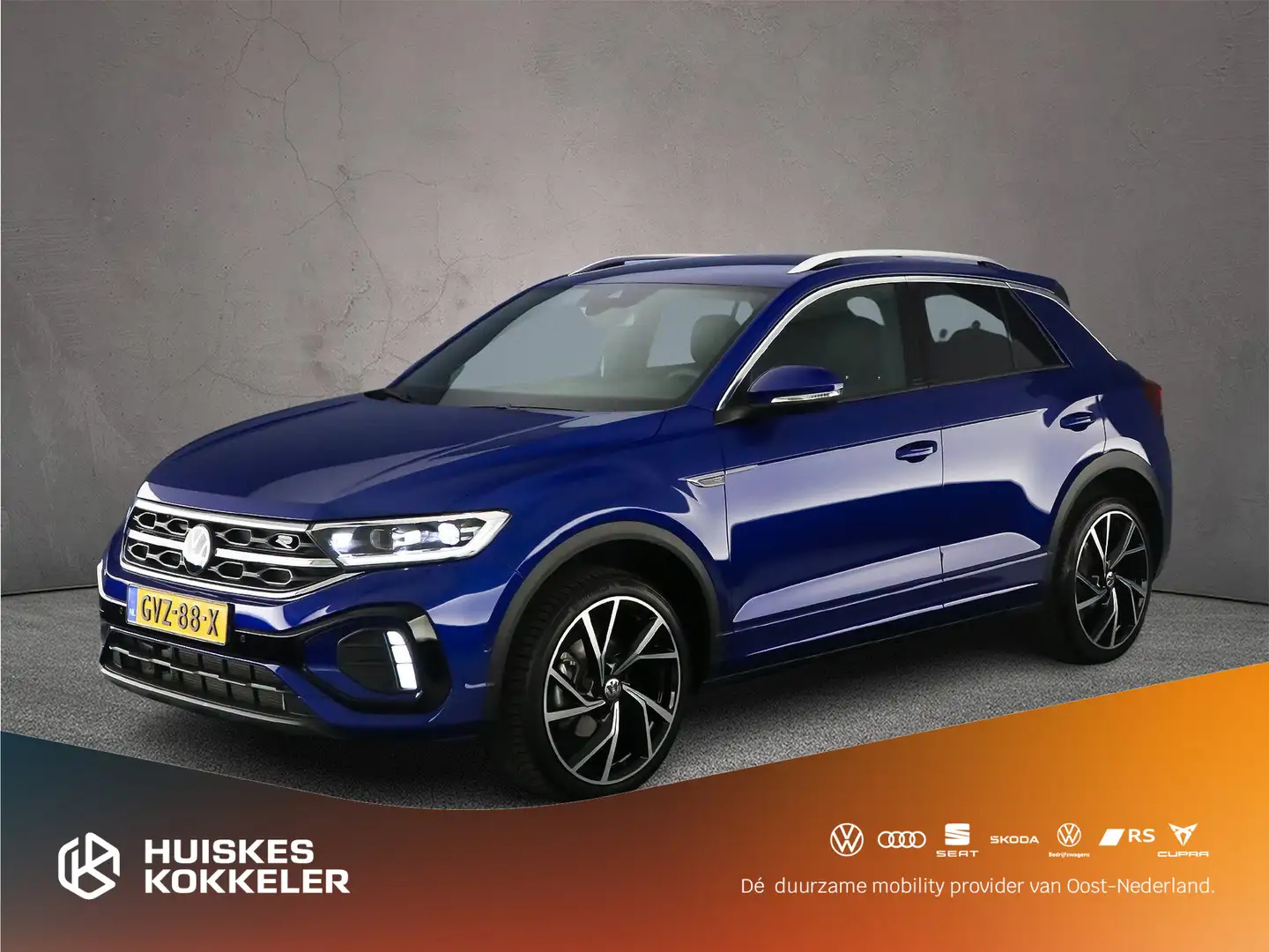 Volkswagen T-Roc R-Line Edition 1.5 TSI 150pk DSG Automaat Trekhaak Blauw - 1