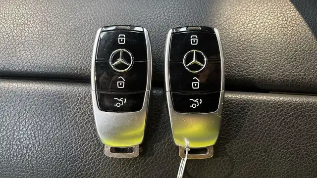 Mercedes-Benz E-Class view 20