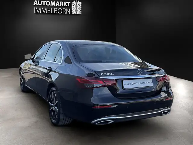 Mercedes-Benz E-Class view 10