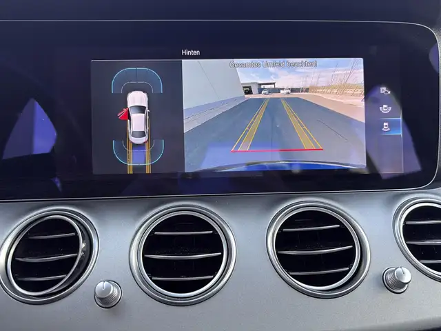 Mercedes-Benz E-Class view 27