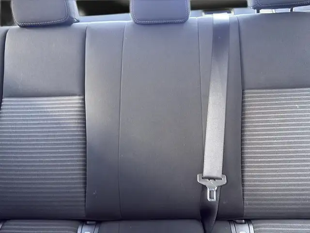 Mercedes-Benz E-Class view 22