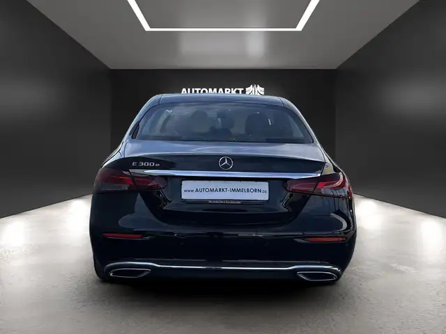 Mercedes-Benz E-Class view 9