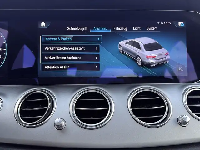 Mercedes-Benz E-Class view 28