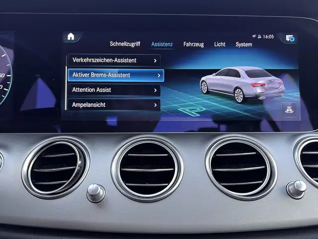 Mercedes-Benz E-Class view 29