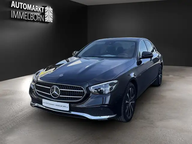 Mercedes-Benz E-Class view 3