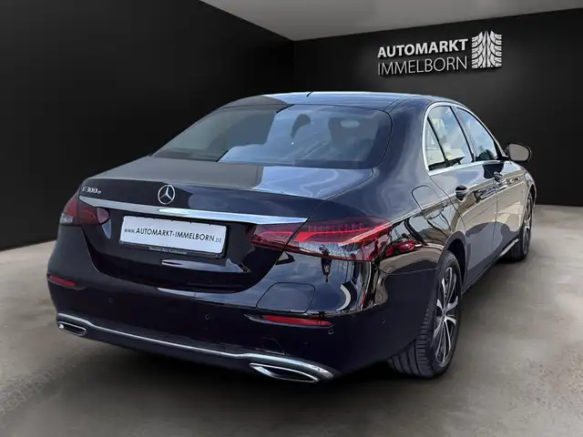 Mercedes-Benz E-Class view 11