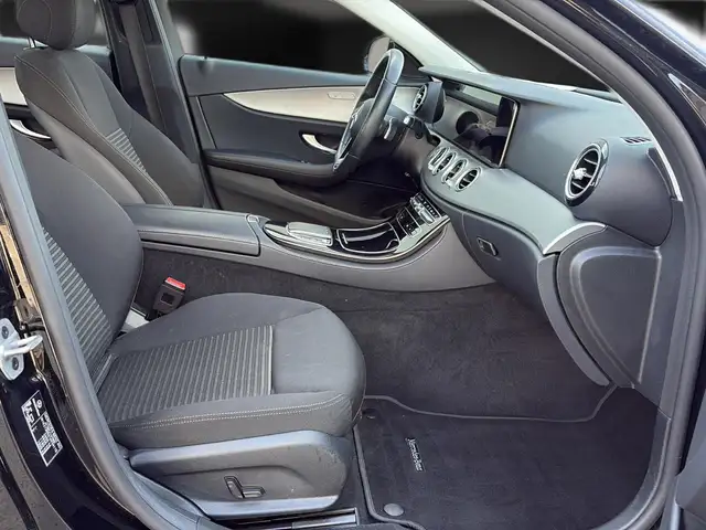 Mercedes-Benz E-Class view 13