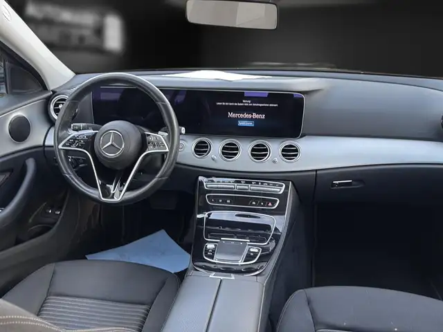 Mercedes-Benz E-Class view 15